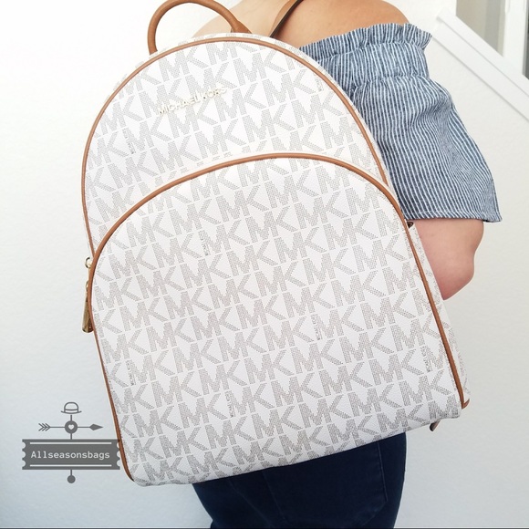 NWT Michael Kors Abbey Large Backpack Vanilla Bag - Picture 2 of 8